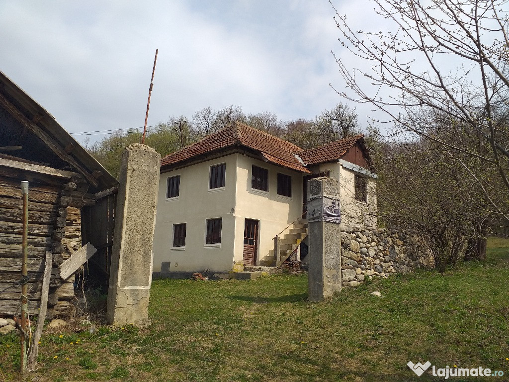 Teren + Casă la munte sambotin