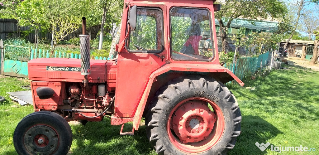 Tractor U445 si plug