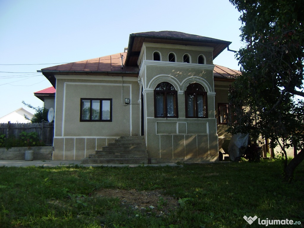 Casa in sat Izvoare jud.NT,la 25 km de BC,Roman