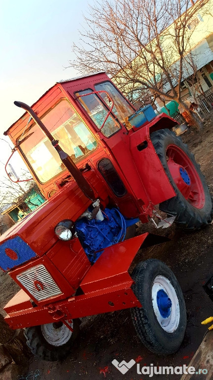 Tractor leut 445