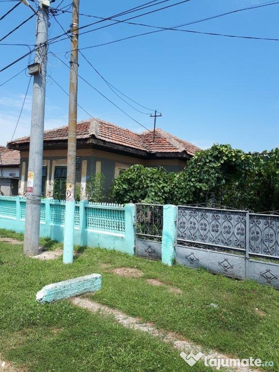 Casa din caramida in Draghiceni, jud. Olt Sud vest