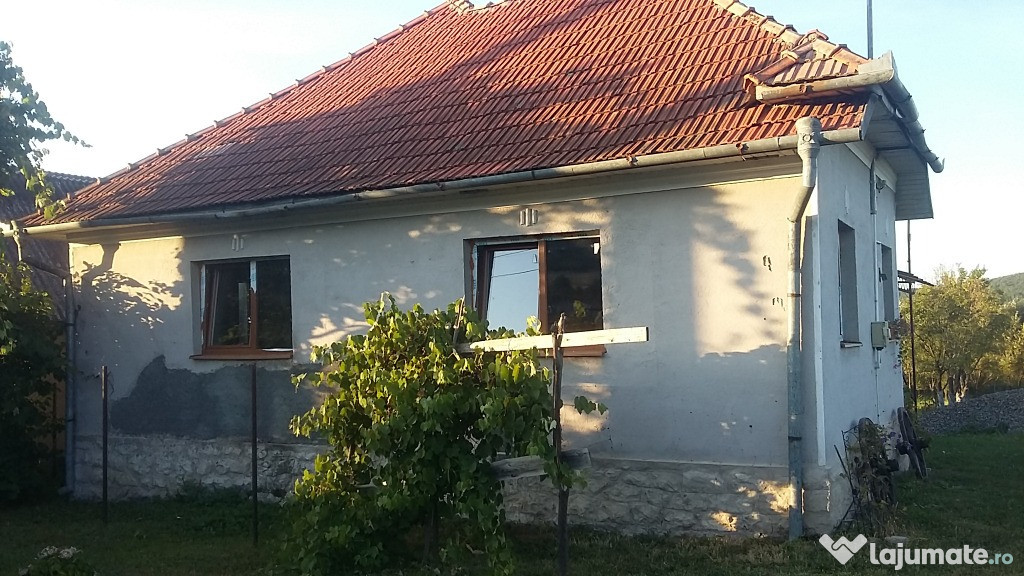 Casă și teren, întăbulate, în Morlaca, jud. Cluj