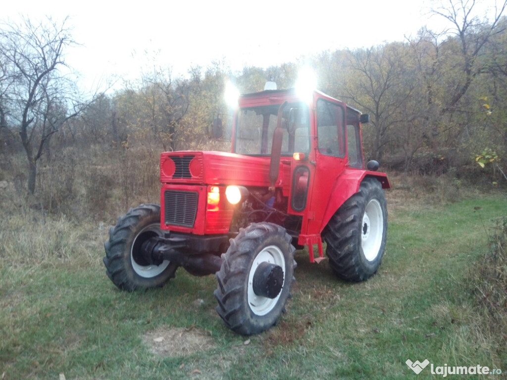 Tractor UTB 550 DTC 4X4