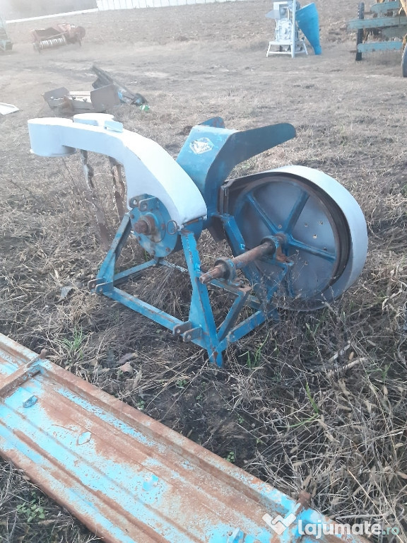 Moara la cardan la tractor
