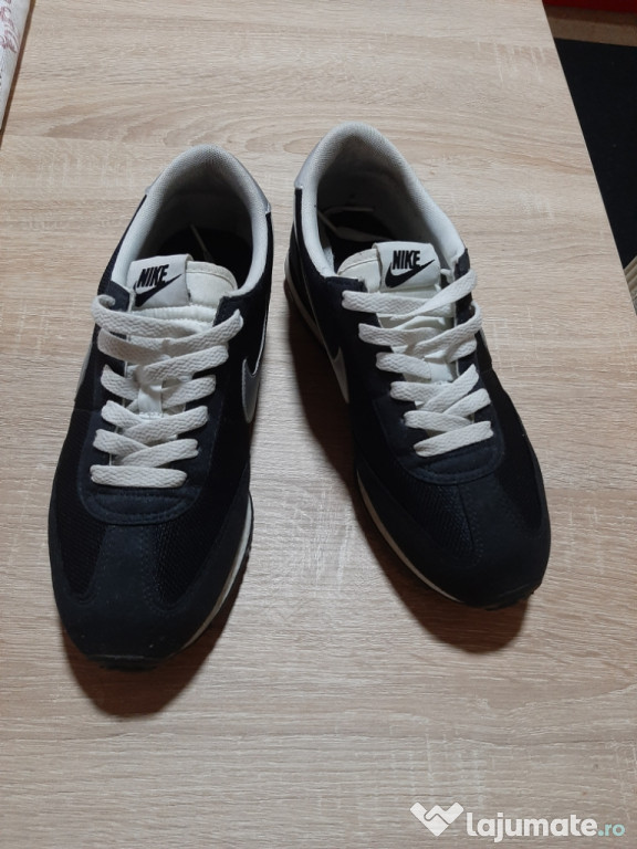 Adidași NIKE