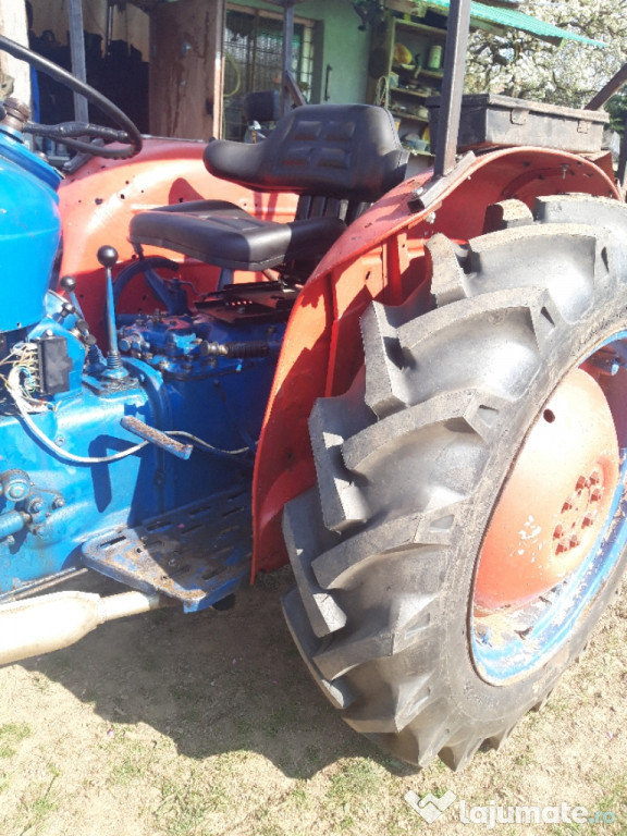 Tractor Fordson Dextra 45 cp