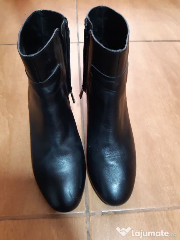 Botine din piele marca Mango