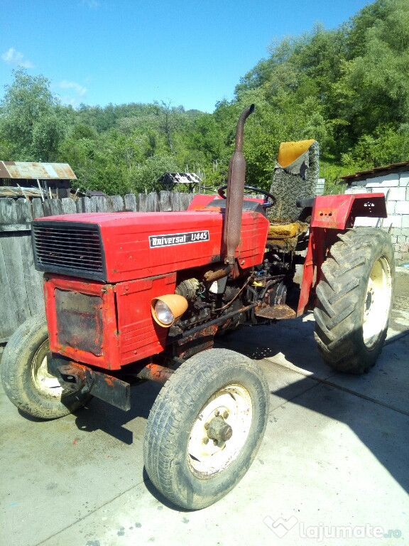 Tractor UTB 445