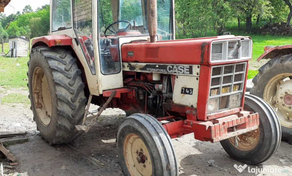 Tractor CASE Internațional 745