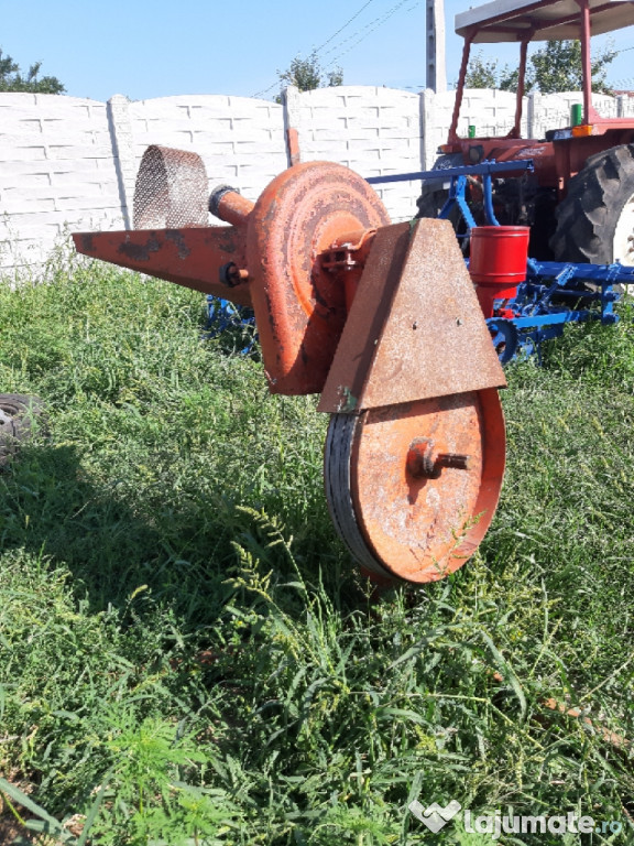 Moara dupa tractor