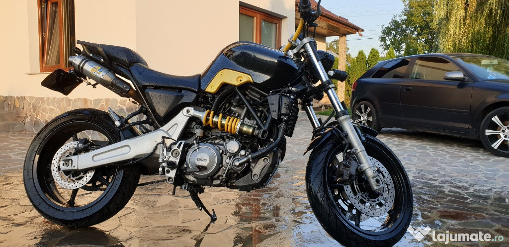 Motocicleta Yamaha Mt03
