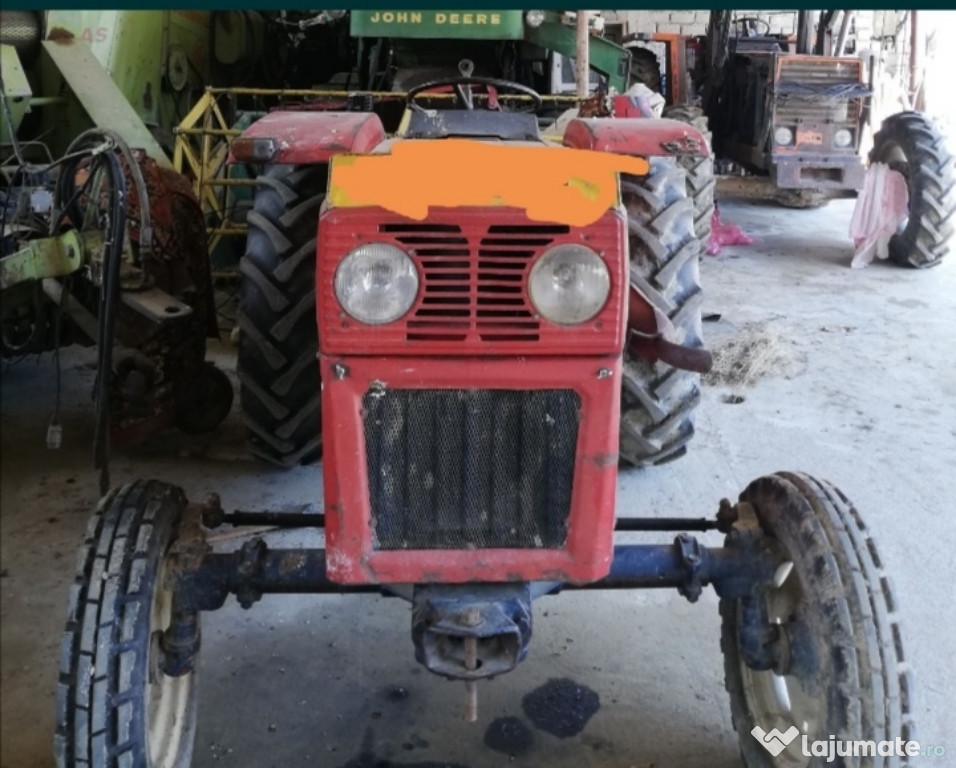 Tractor universal 445
