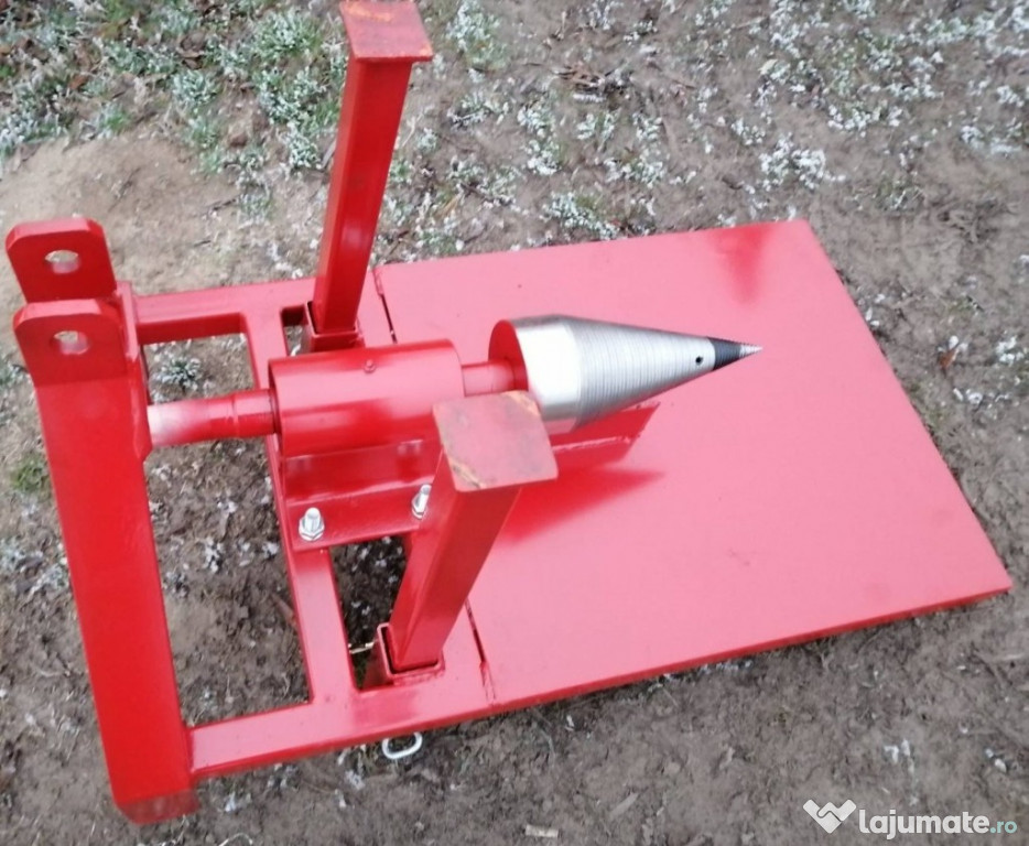 Utilaj crăpat spart lemne bușteni pt. TRACTORAȘ Kubota Yanma