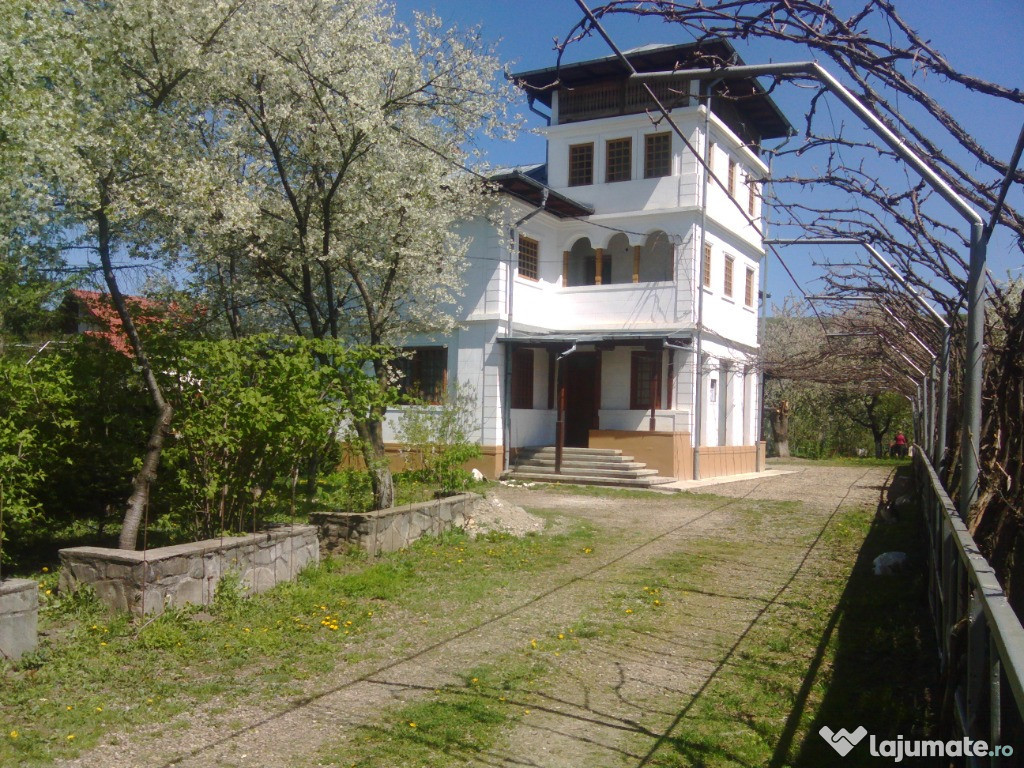 Conac cu 3540 mp teren in Valenii de Munte, Prahova