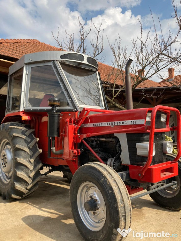 Massey Ferguson 158