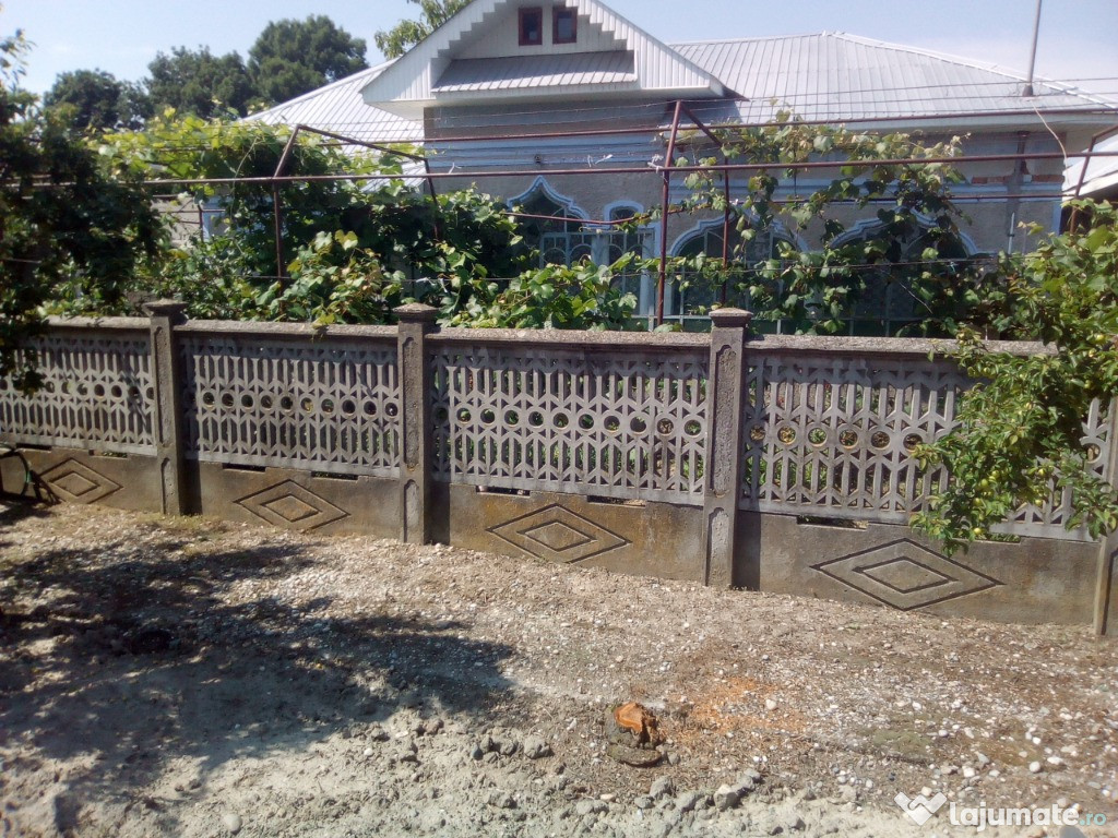 Casa si teren langa padurea Bercica