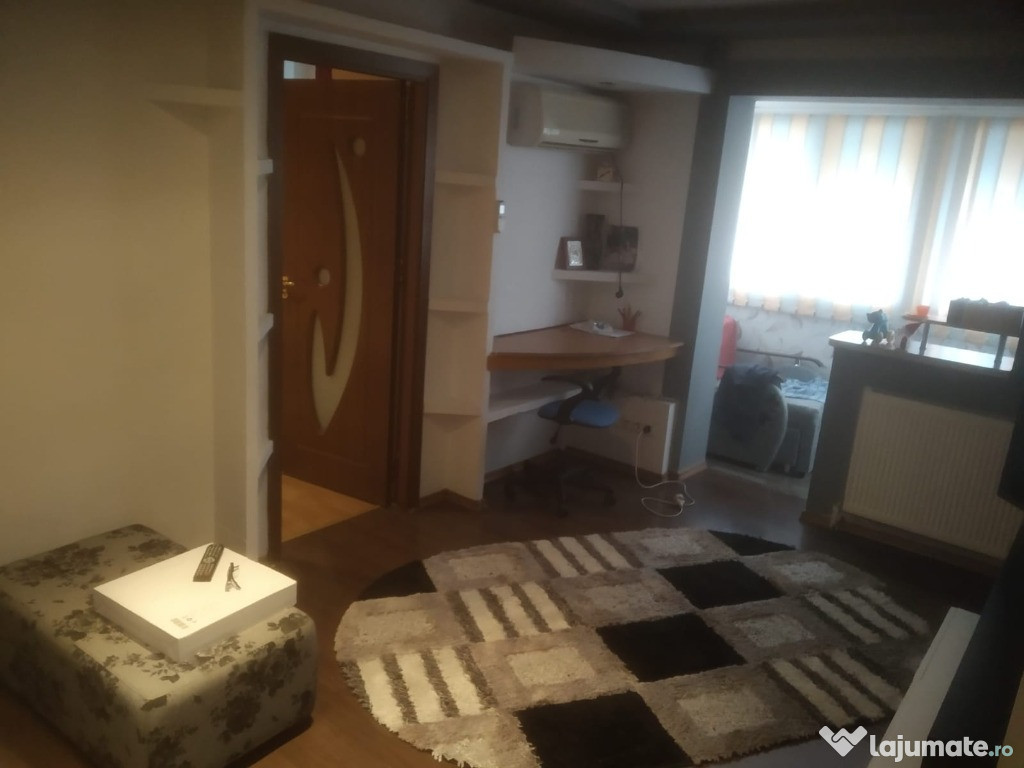 Apartament 2 camere, semidecomandat, etaj 4, utilat şi mob