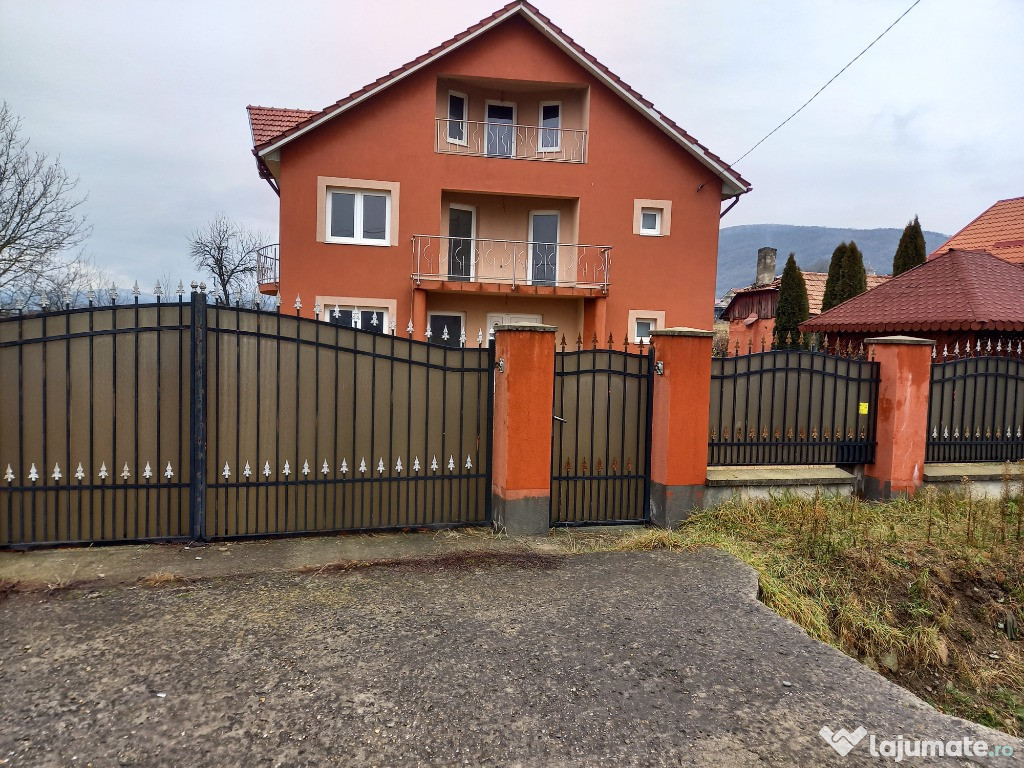 Casa in urisor