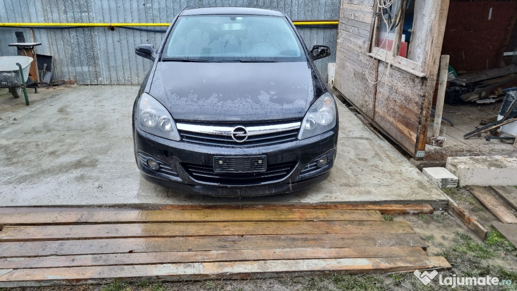 Dezmembrez opel astra gtc