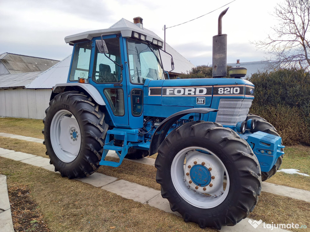 Ford 8210.