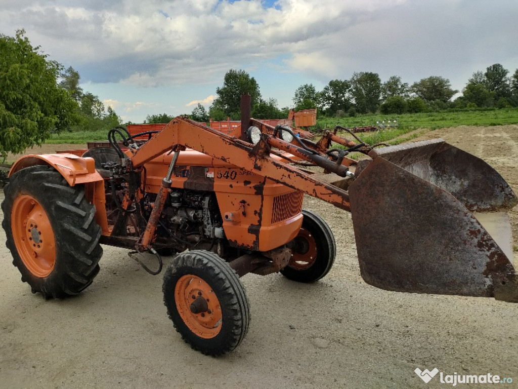 Tractor Fiat 540 cu încărcător