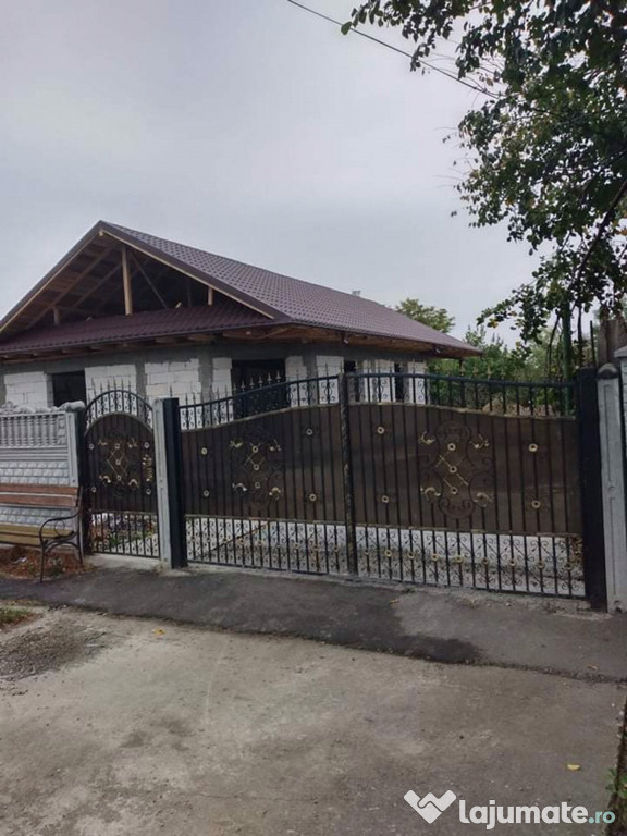 Casa de la rosu 120mp Galbenu Braila