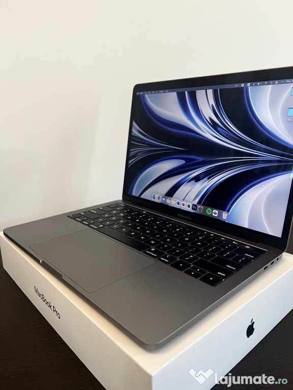 Apple MacBook Pro 2018 13-inch Touch Bar i5 2.3 GHz 8GB RAM