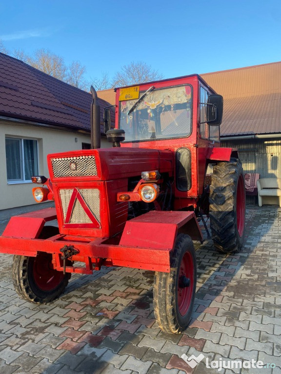 Tractor utb650