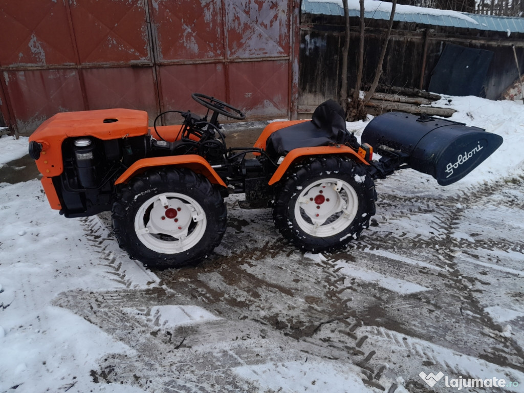 Tractoras articulat 4x4 Goldoni