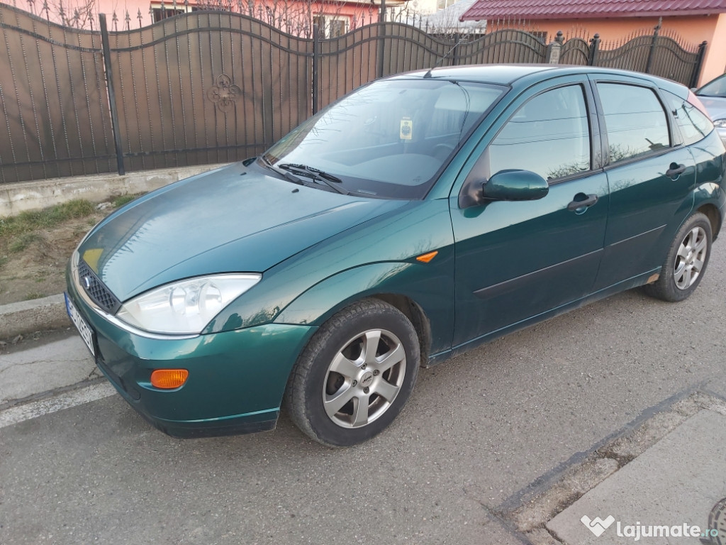 Vând Ford focus 1.6 benzină