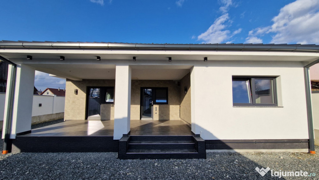 Casa individuala de lux cu terasa si garaj | Bungard