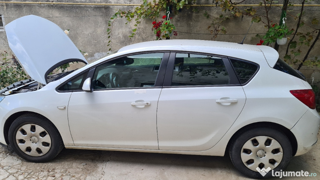 Opel astra j