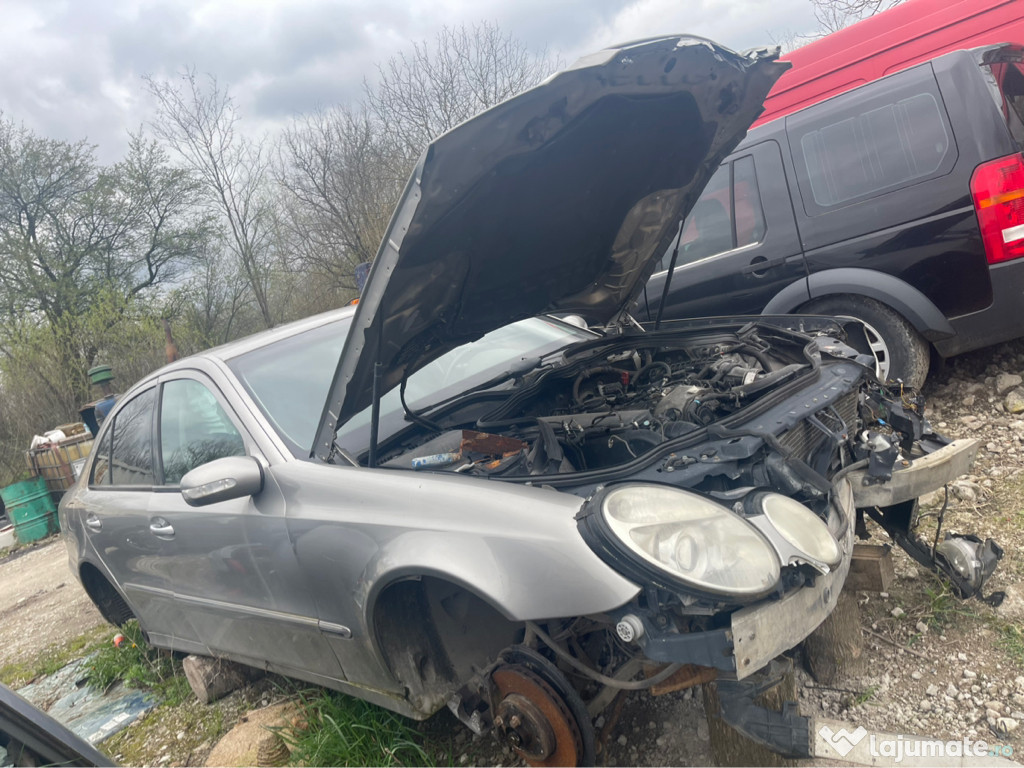 Dezmembrez Mercedes E-Class 2004 diesel