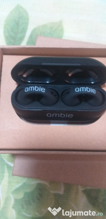 Căști ambie