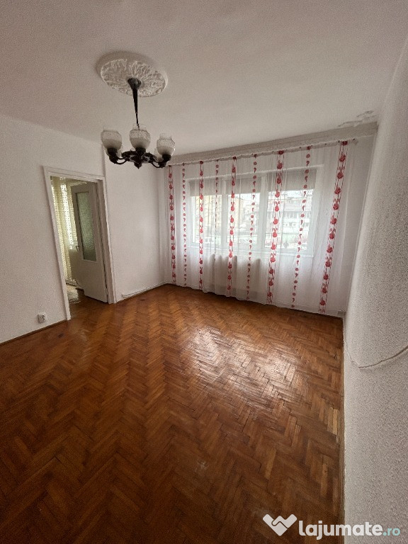 Apartament cu 3 camere