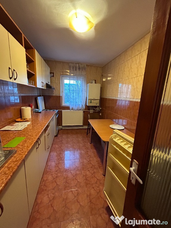 Apartament cu 4 camere