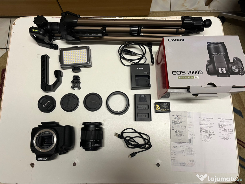 Canon eos 2000D DSRL, cu accesorii cu tot