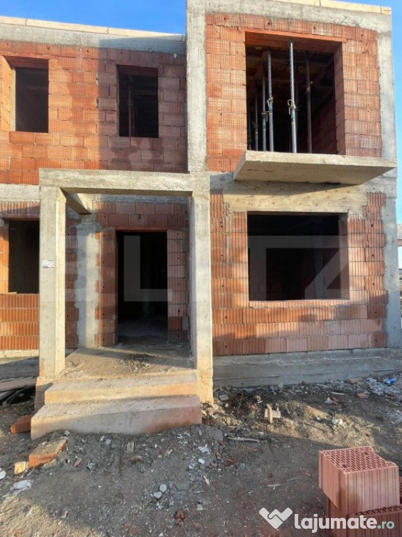 Duplex 5 camere, despartit prin garaj, 152 mp, Dumbravita