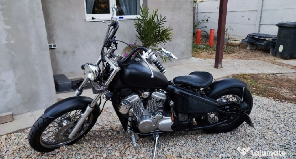 Motocicleta Honda Shadow vt600 bobber