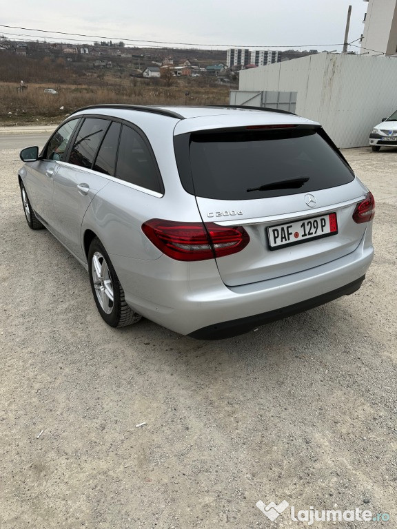 Inchiriez auto Mercedes C200 cu sofer cu experienta