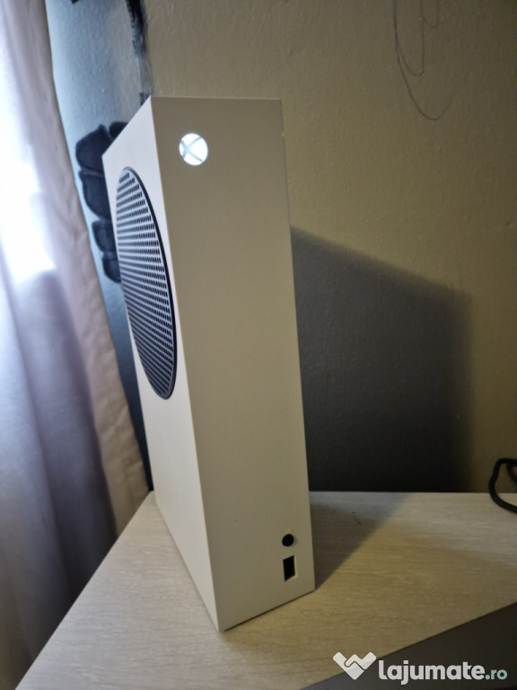 Vând Xbox series S