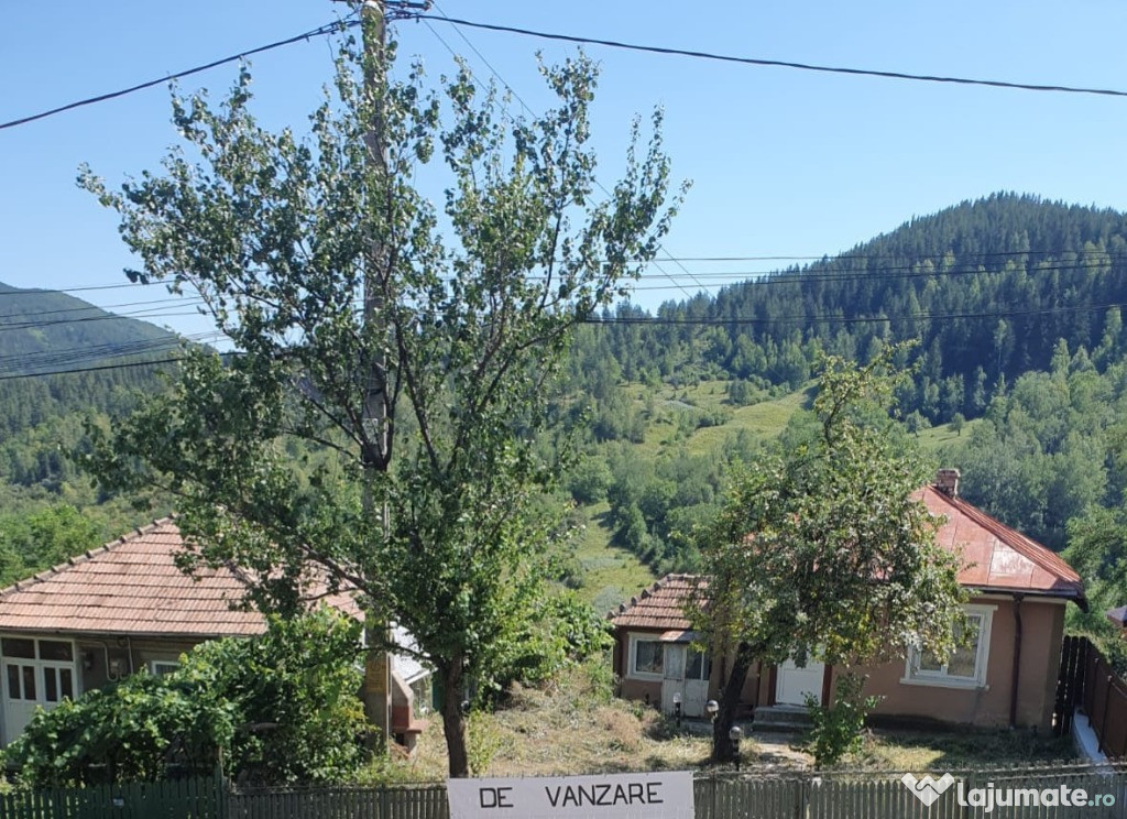 Casa intr-o zona de vis :comuna Lopatari , jud. Buzau