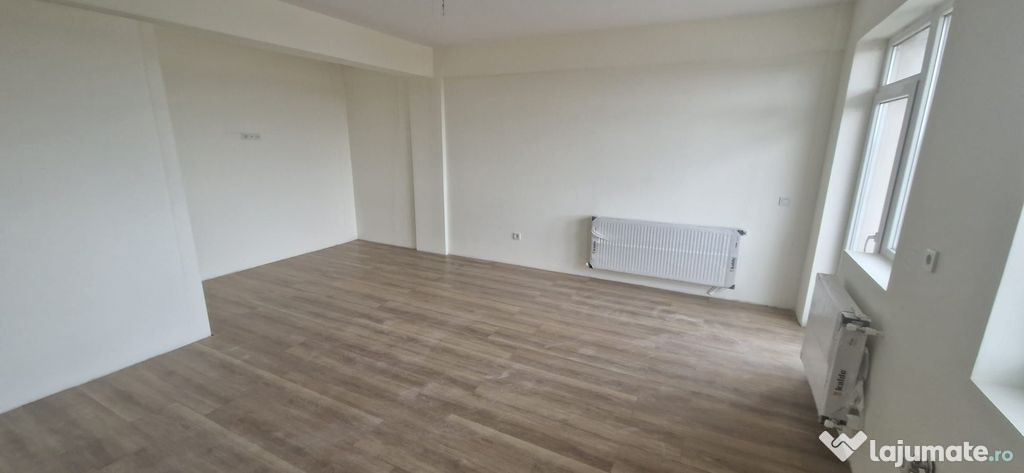 Centru Apartament 2 camere de 50mp Mutare imediata Oras P...