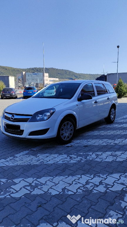 Opel Astra H 2011