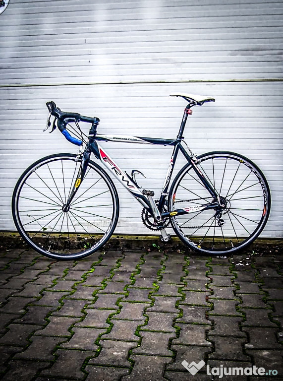 Bicicleta Cursiera carbon (ofer și pedale Shimano SPD!!!)