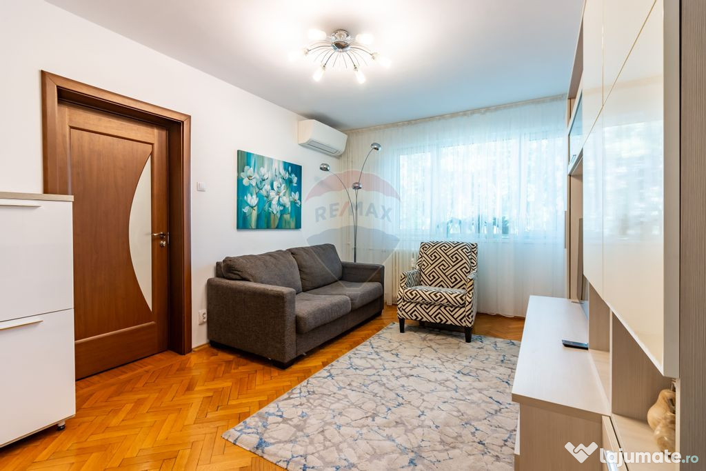 Apartament cu 3 camere de vânzare în zona Crangasi-Giul...