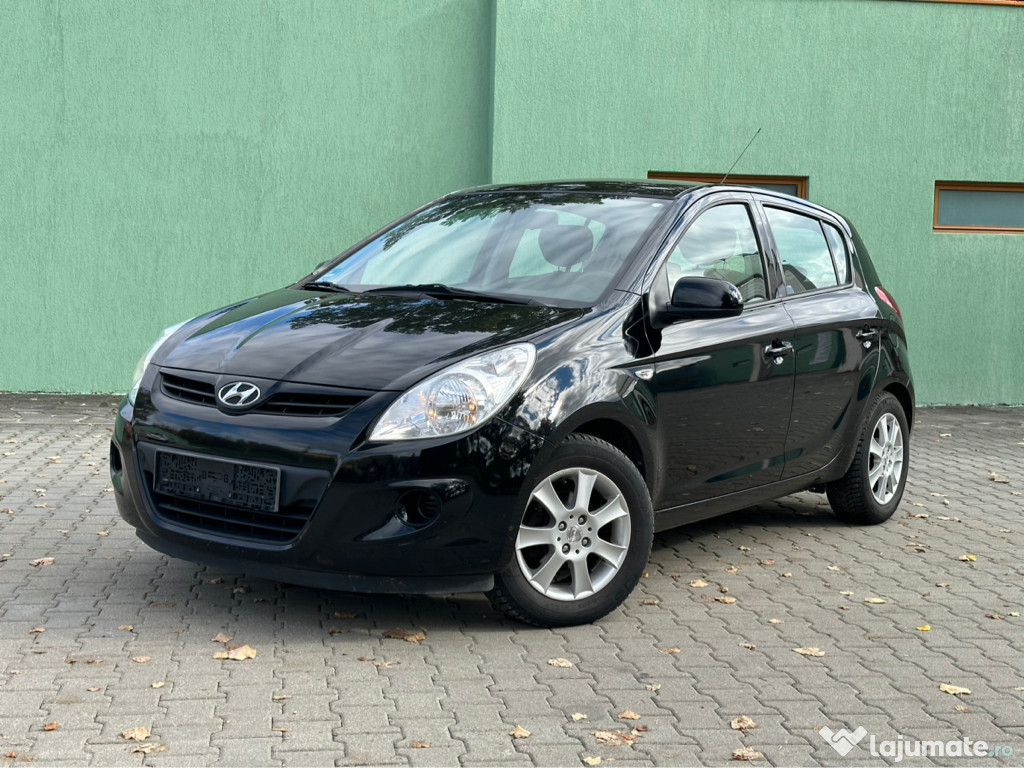 Vând Hyundai i20 1.3i 2011 e5