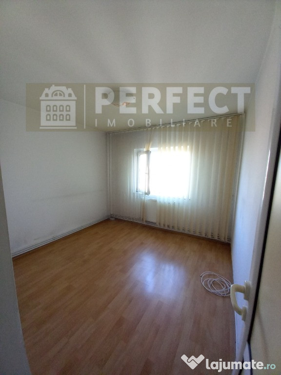 Apartament 3 camere, et 4/4, Malu Rosu - Simache - 64000 euro