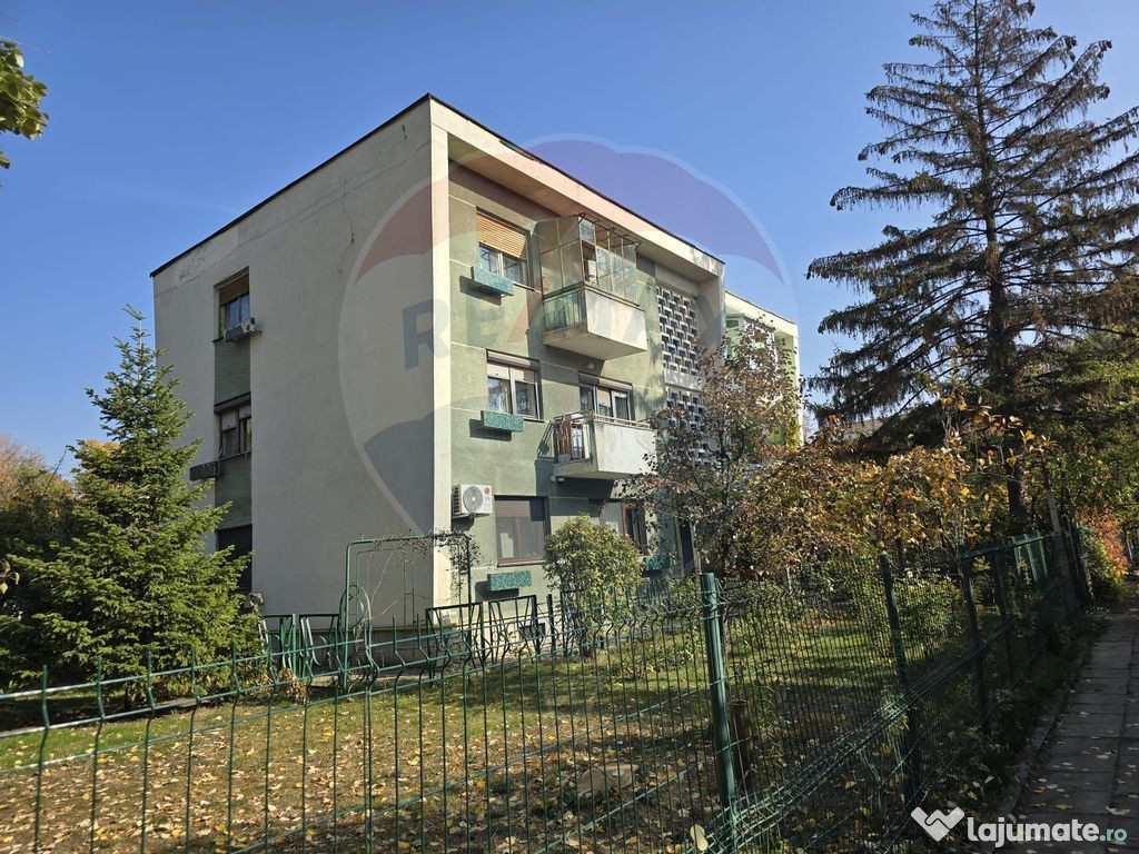 Apartament cu 3 camere de vânzare în zona Calea Bucuresti