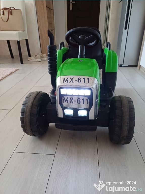 Mașinuță electrică tractor